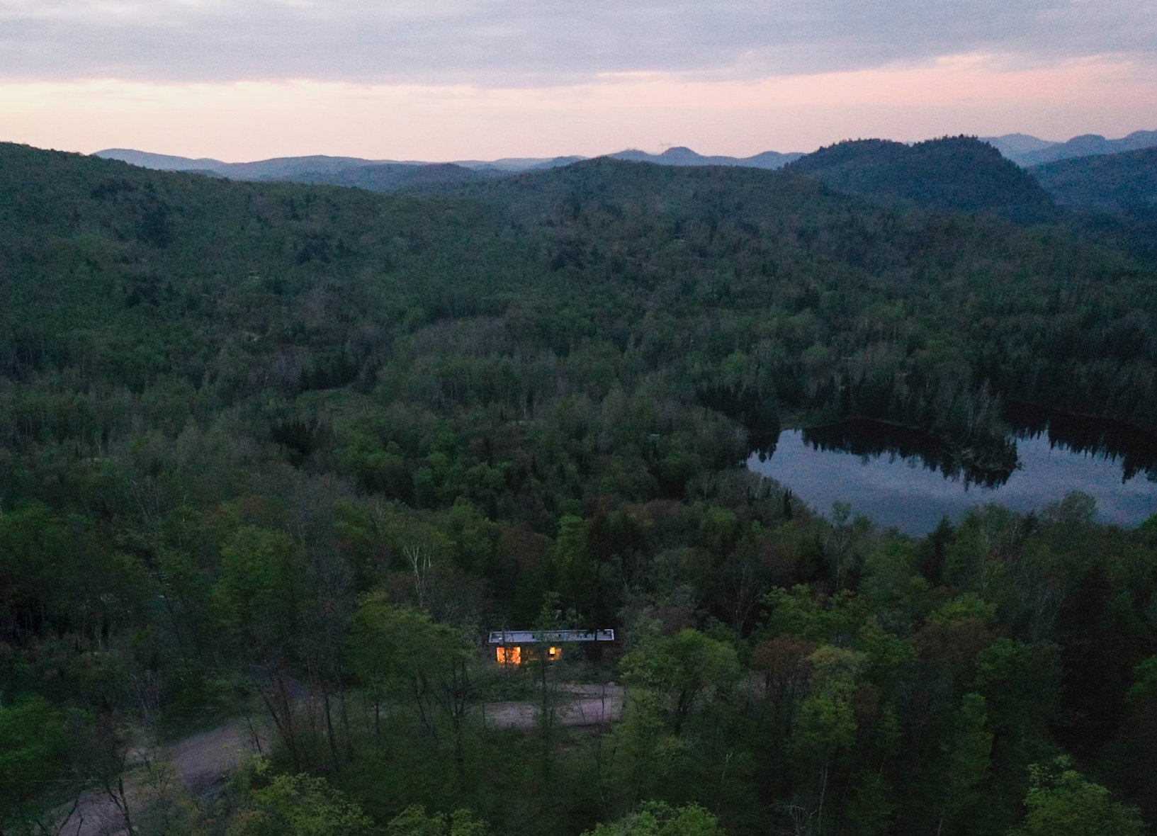hinterhouse in tremblant - quebec